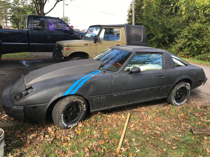 Illustration for article titled At $2,500, Could This 5.7-Powered 1985 Mazda RX7 Be The Prescription For Fun?